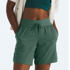 North Face Women’s Aphrodite Motion Bermuda Shorts Size M Misty Sage Green
